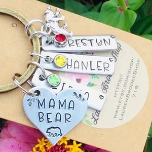 Personalized Mom Keychain - Mothers Day Gift - Mom Gift - Mama Bear Keychain